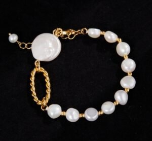 Juicygrape French retro high-end natural Baroque pearl freshwater pearl light luxury bracelet