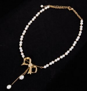 Juicygrap French retro natural pearl necklace original design collarbone chain