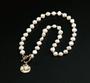 Juicygrap French retro natural pearl necklace original design collarbone chain